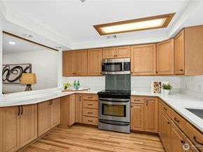 726 N 94th Street B, Seattle WA 98103