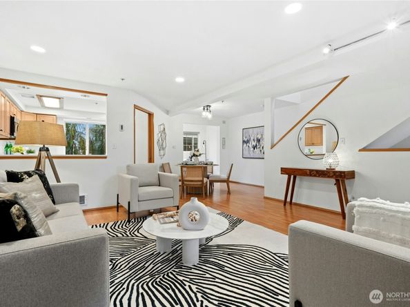 726 N 94th Street B, Seattle WA 98103