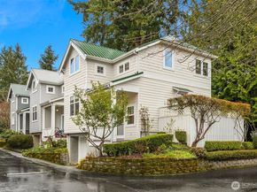 672 Madison Avenue N, Bainbridge Island WA 98110