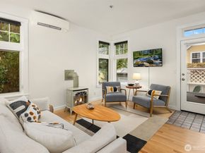 672 Madison Avenue N, Bainbridge Island WA 98110