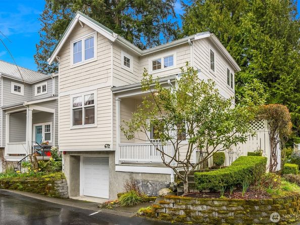 672 Madison Avenue N, Bainbridge Island WA 98110
