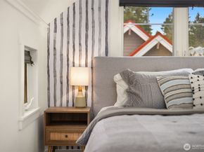 672 Madison Avenue N, Bainbridge Island WA 98110