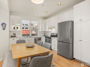672 Madison Avenue N, Bainbridge Island WA 98110