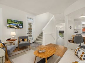 672 Madison Avenue N, Bainbridge Island WA 98110