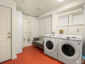 672 Madison Avenue N, Bainbridge Island WA 98110