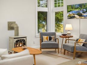 672 Madison Avenue N, Bainbridge Island WA 98110