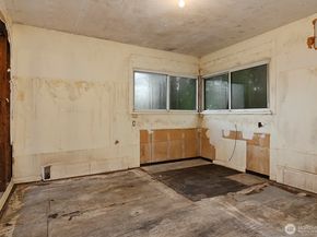 700 Reiten Road, Kent WA 98030