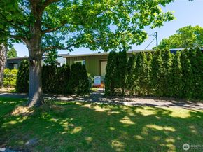 9452 25th Avenue SW, Seattle WA 98106