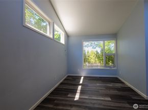 9452 25th Avenue SW, Seattle WA 98106
