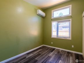9452 25th Avenue SW, Seattle WA 98106