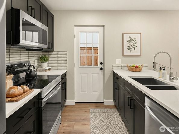 13005 1st Avenue NE, Seattle WA 98125