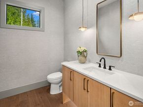 16601 SE 27th Street, Bellevue WA 98008