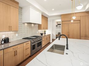 16601 SE 27th Street, Bellevue WA 98008
