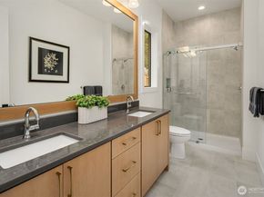 16601 SE 27th Street, Bellevue WA 98008