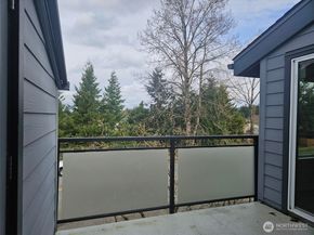 2611 NE 4th 234, Renton WA 98056