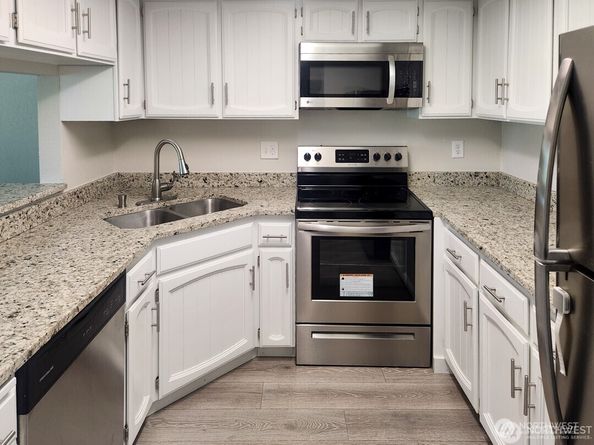 2611 NE 4th 234, Renton WA 98056