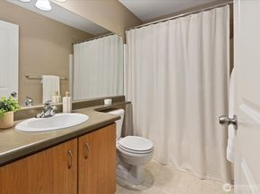 22668 NE Alder Crest Lane, Redmond WA 98053