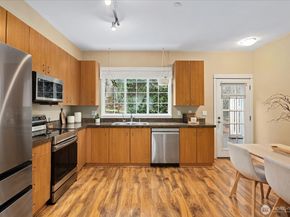 22668 NE Alder Crest Lane, Redmond WA 98053