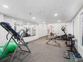 3028 Western Avenue 214, Seattle WA 98121