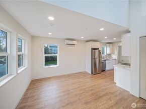 1251 SW 151st Street B, Burien WA 98166