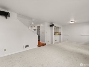 10102 NE 135th Lane Unit 8, Kirkland WA 98034