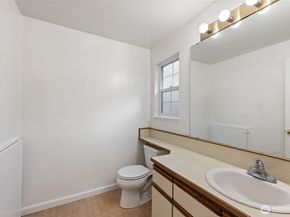 10102 NE 135th Lane Unit 8, Kirkland WA 98034