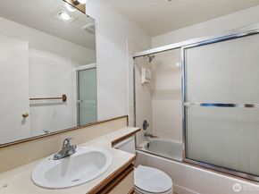 10102 NE 135th Lane Unit 8, Kirkland WA 98034