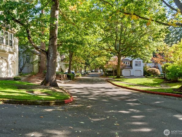 10102 NE 135th Lane Unit 8, Kirkland WA 98034