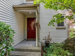 10102 NE 135th Lane Unit 8, Kirkland WA 98034