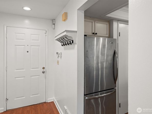 10102 NE 135th Lane Unit 8, Kirkland WA 98034