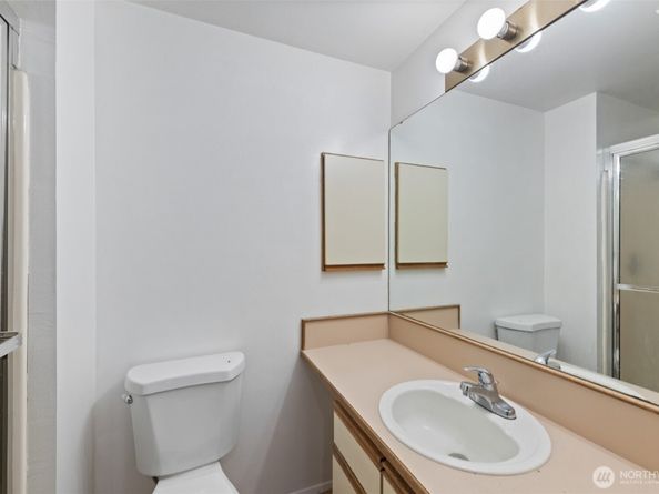 10102 NE 135th Lane Unit 8, Kirkland WA 98034
