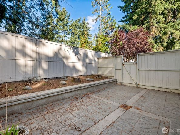 10102 NE 135th Lane Unit 8, Kirkland WA 98034