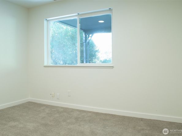27109 109th Court SE, Kent WA 98030