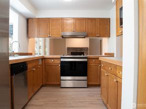 27109 109th Court SE, Kent WA 98030