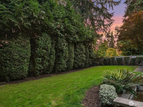 10605 SE 30th Street, Bellevue WA 98004