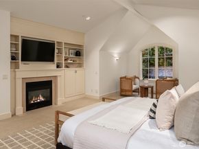 10605 SE 30th Street, Bellevue WA 98004
