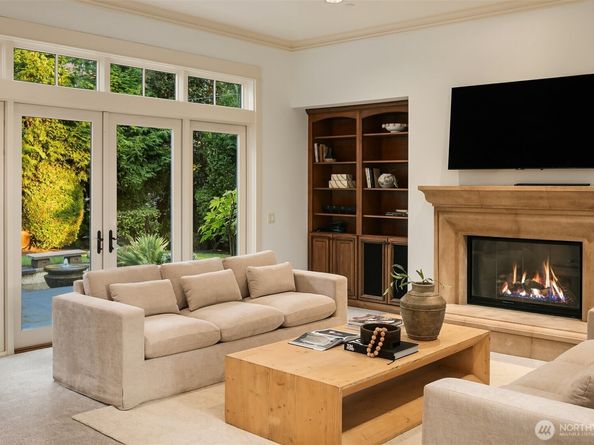 10605 SE 30th Street, Bellevue WA 98004