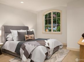 10605 SE 30th Street, Bellevue WA 98004
