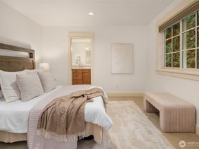 10605 SE 30th Street, Bellevue WA 98004