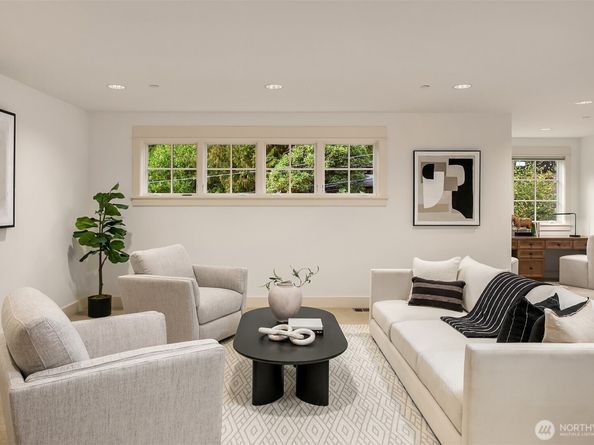 10605 SE 30th Street, Bellevue WA 98004