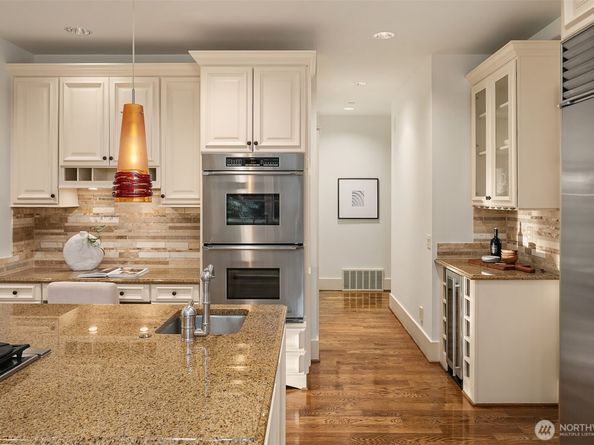 10605 SE 30th Street, Bellevue WA 98004