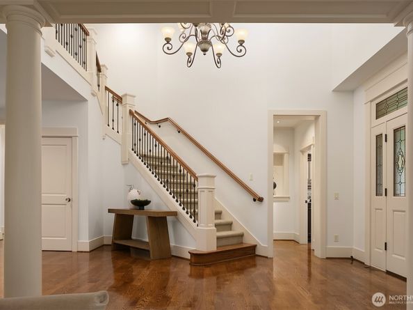 10605 SE 30th Street, Bellevue WA 98004