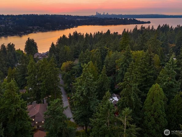 10605 SE 30th Street, Bellevue WA 98004