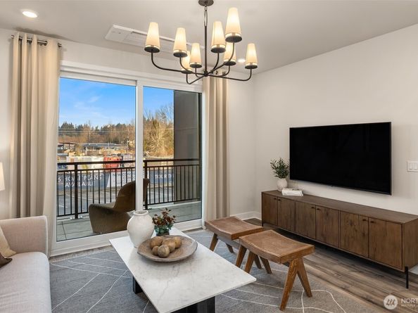 6901 NE 184th Lane 306, Kenmore WA 98028