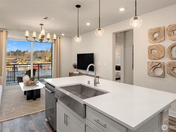 6901 NE 184th Lane 306, Kenmore WA 98028