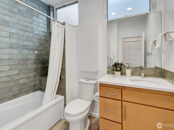 7721 15th Avenue NW A, Seattle WA 98117