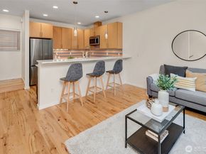 7721 15th Avenue NW A, Seattle WA 98117