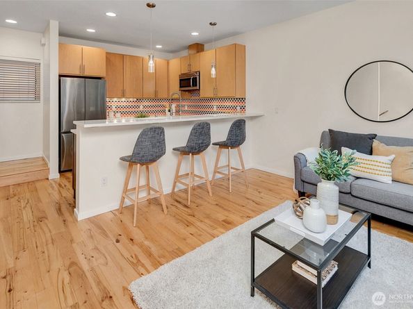 7721 15th Avenue NW A, Seattle WA 98117