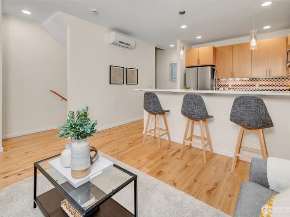 7721 15th Avenue NW A, Seattle WA 98117