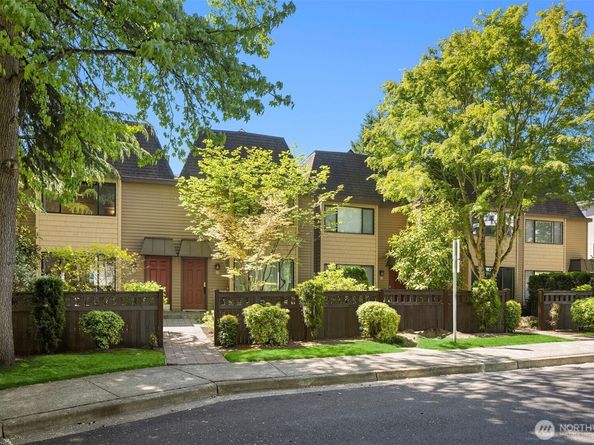 379 100th Avenue NE A, Bellevue WA 98004